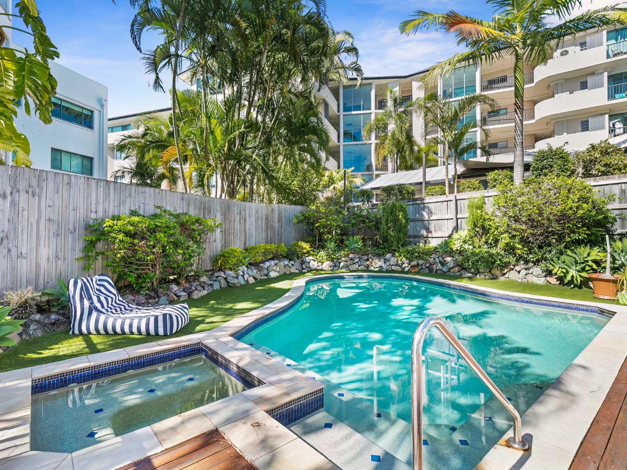 Ocean Vista On Alex Aparthotel Alexandra Headland Bagian luar foto